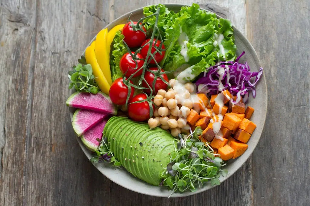 Variété d'aliments sains pour une alimentation équilibrée.